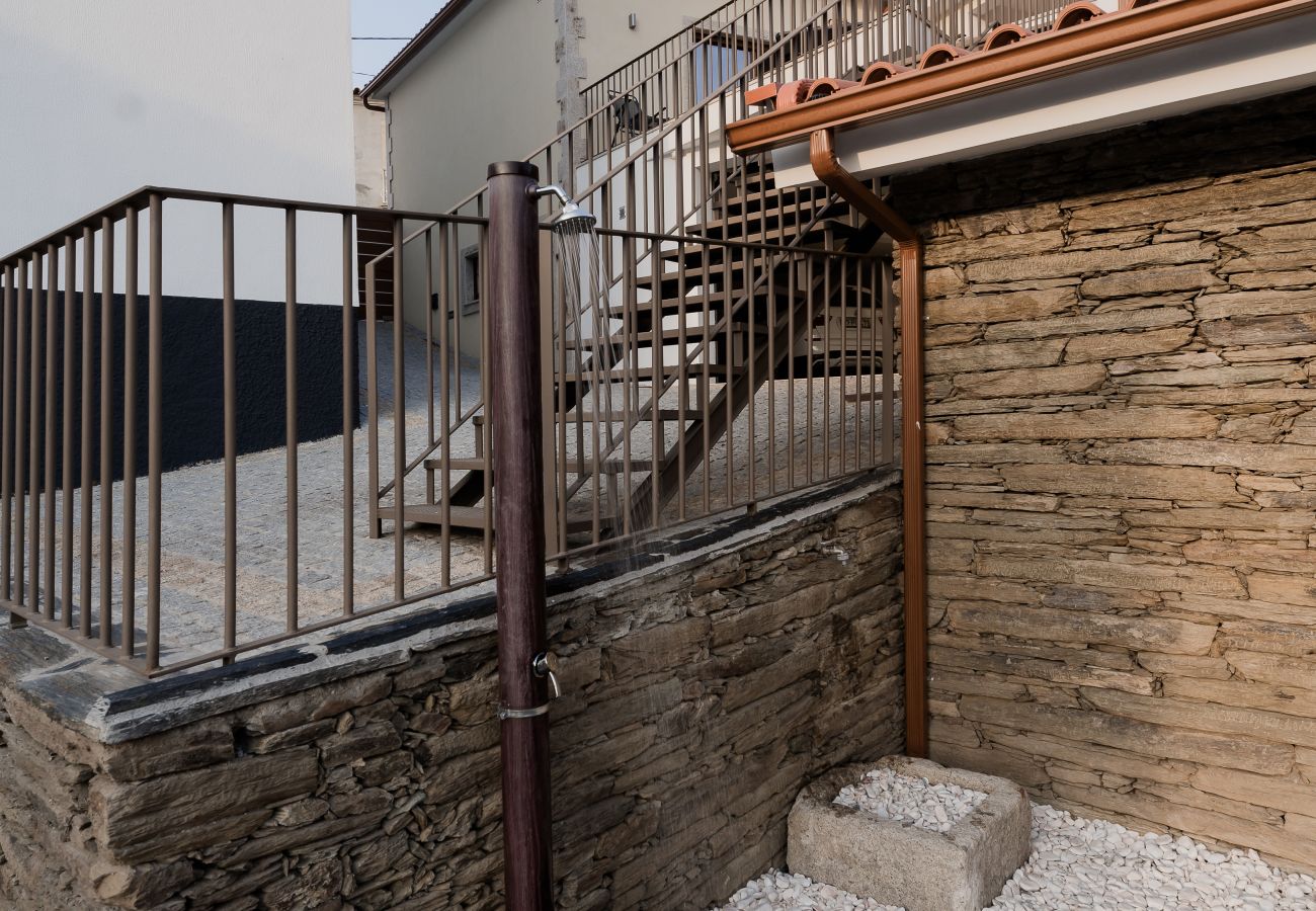 Casa em Ervedosa do Douro - Casa de Xisto - Uva Douro Houses